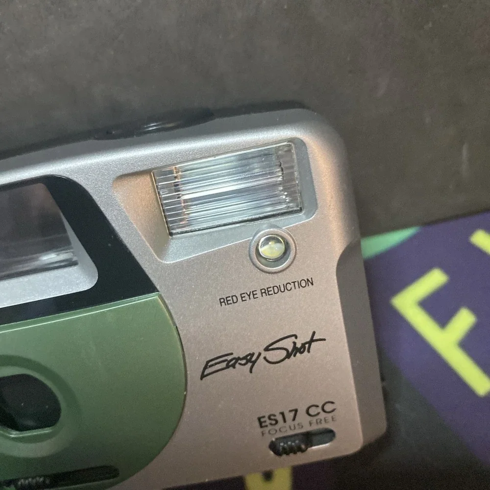Vintage Easy Shot ES17 CC Focus Free Point And Shoot Film Camera B2